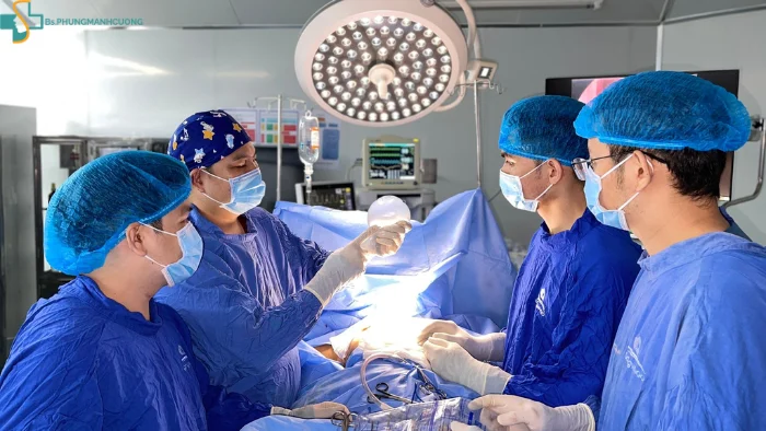Nâng ngực có đau không? Chuyên gia giải đáp thắc mắc 9 anh 2
